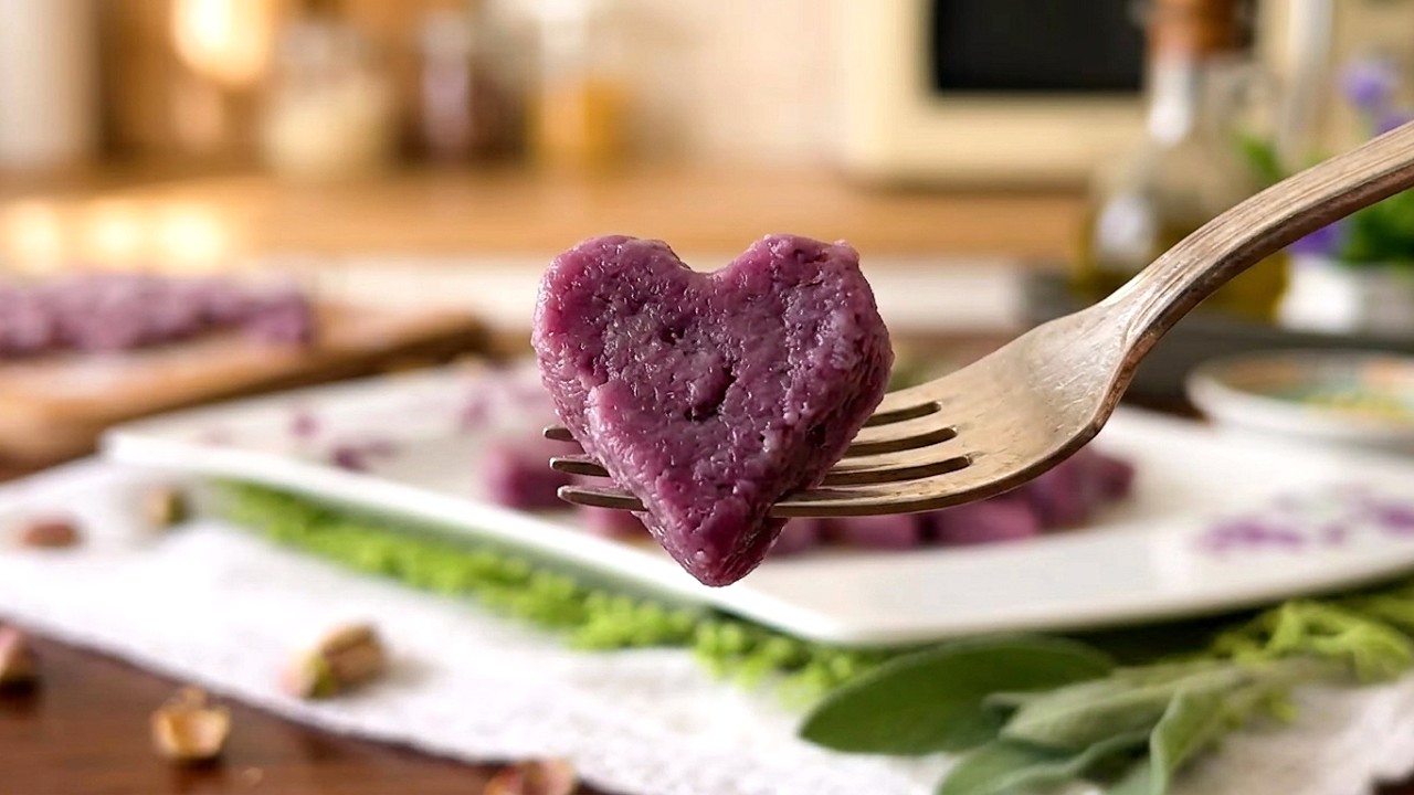 Ricetta di Gnocchi di patate e carote viola senza glutine. Perfetti per S. Valentino.
