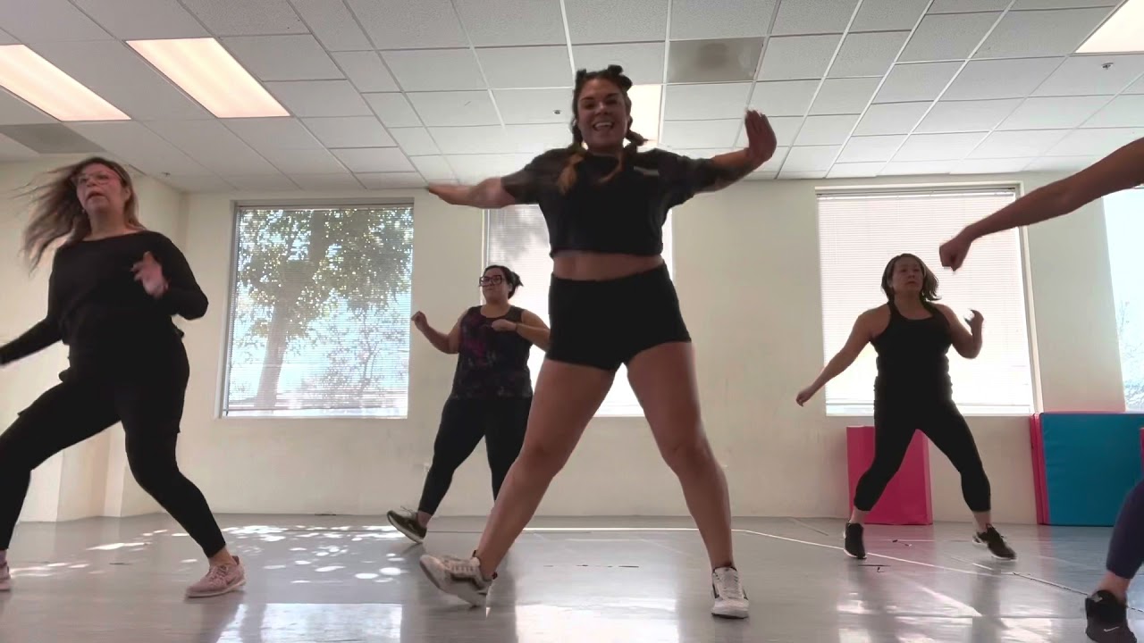 ABRACADABRA by QVEEN HERBY || HOUSE PARTY HIIT WITH BERNS