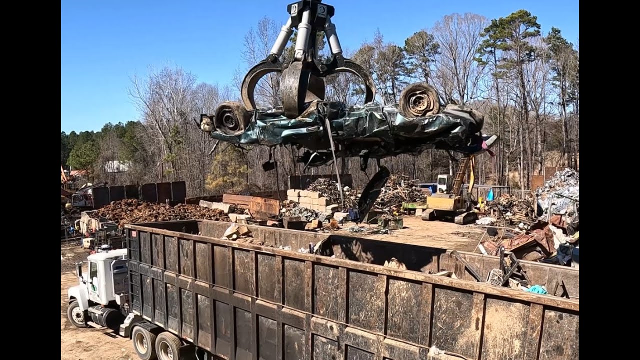 Unleashing the Power of the NEW Fuchs 370 Material Handler!