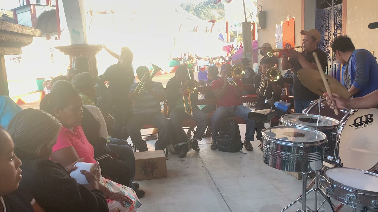 📯💜As&iacute; toca la Banda de Cerro Lim&oacute;n municipio de San Luis Acatl&aacute;n Gro,. Mex.📯💜
