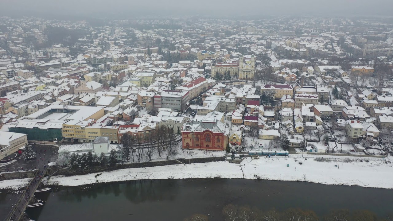 Невероятный зимний Ужгород с высоты птичьего полета Первый снег