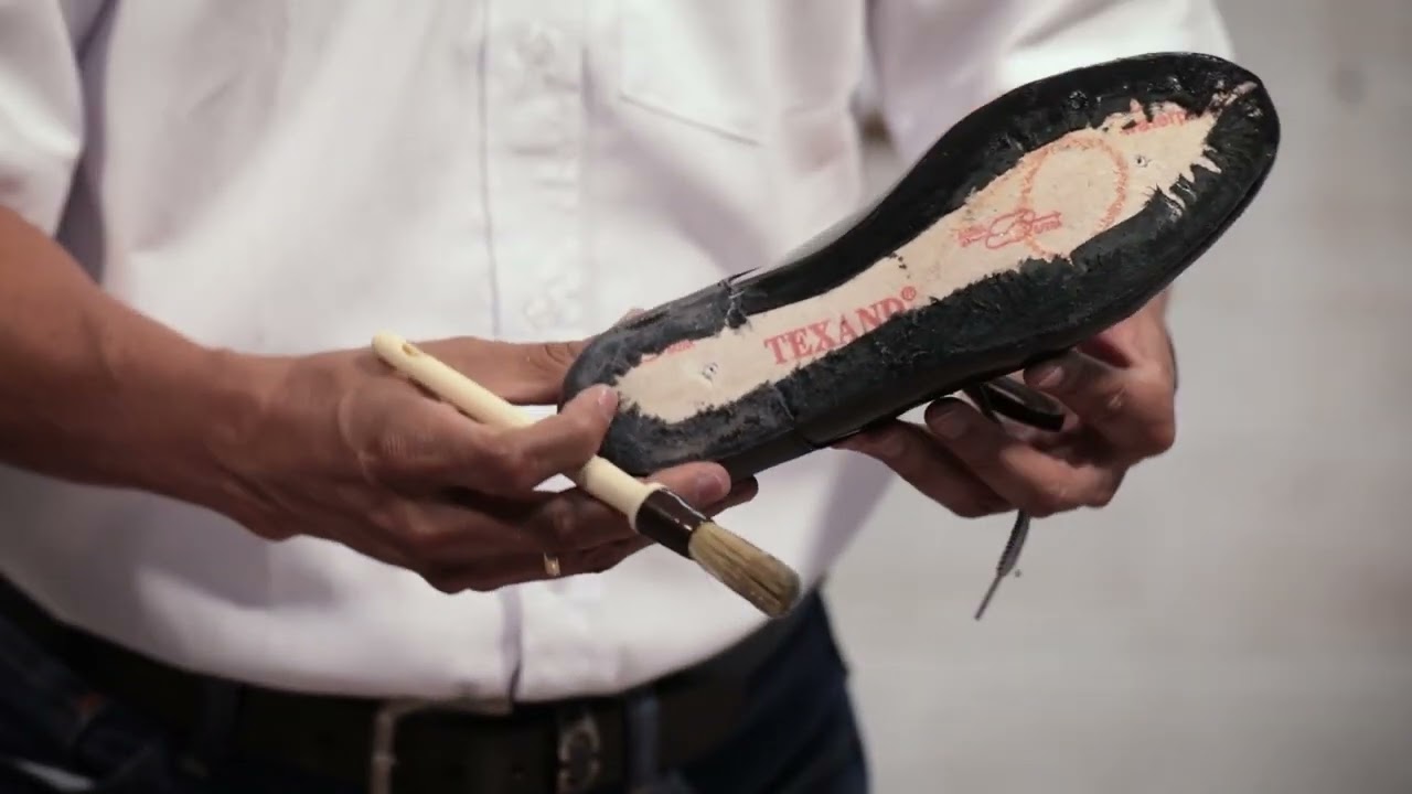 ¿Cómo pegar una suela de PVC?