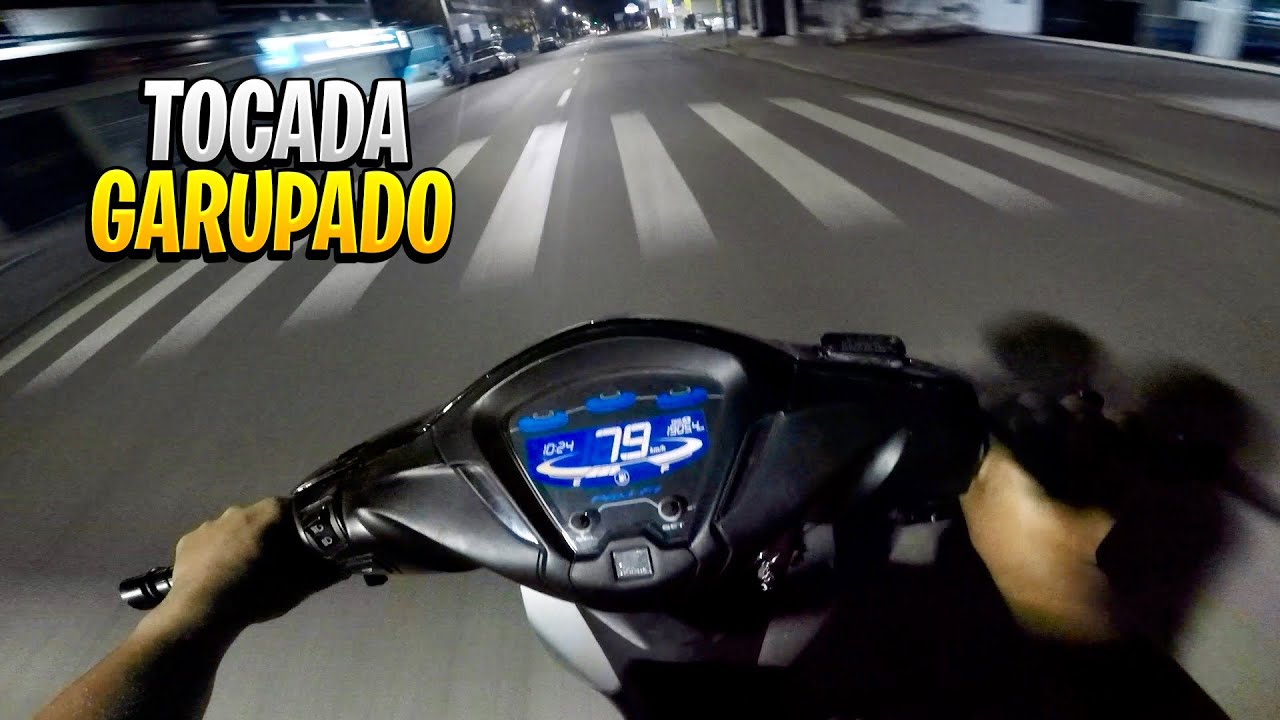 BIZ 125 TACANDO MARCHA DE GARUPA NO NOTURNO