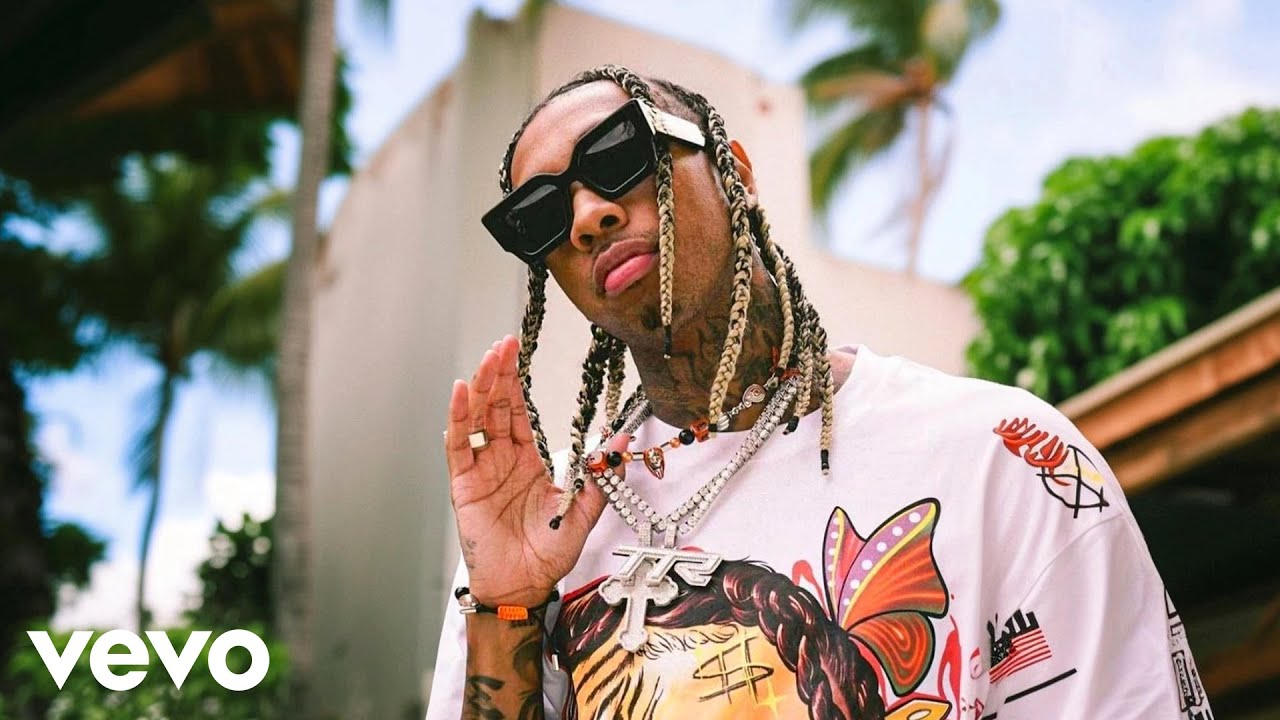 Tyga ft. Wiz Khalifa, Blueface - Baddie (Music Video)