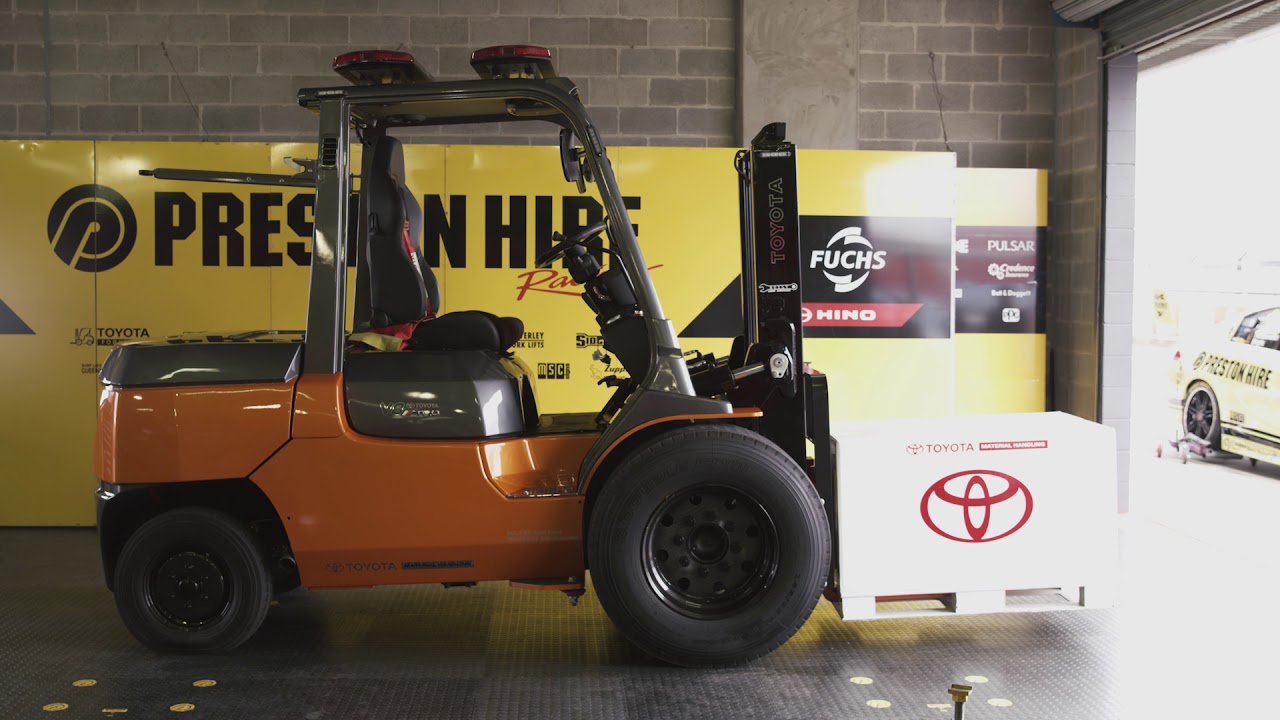 Toyota V8 Forklift