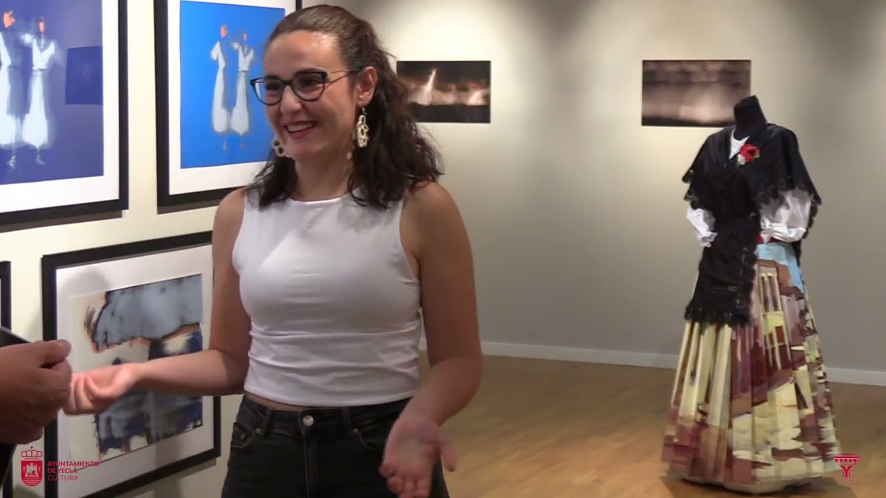 ENTREVISTA ISABEL YAGÜE MUÑOZ  EXPOSICIÓN  LO QUE LA TIERRA NO OLVIDA