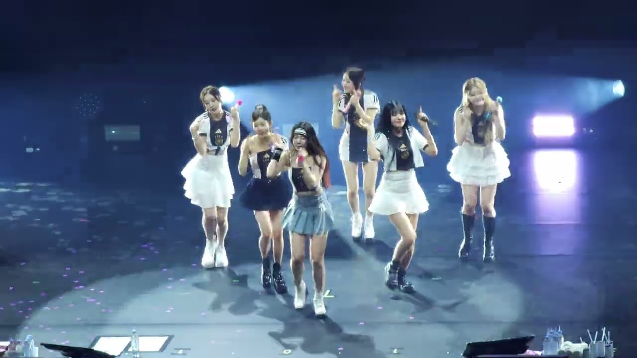 스테이씨 베를린 콘서트 'Bubble' (STAYC Berlin concert fancam)