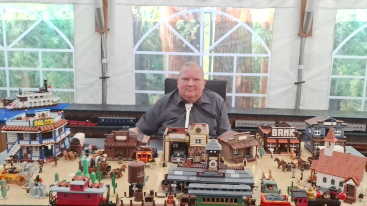 Bluebrixx Western. In diesem Video: Bank, Schmiede, General Store und das Sheriffs Office.