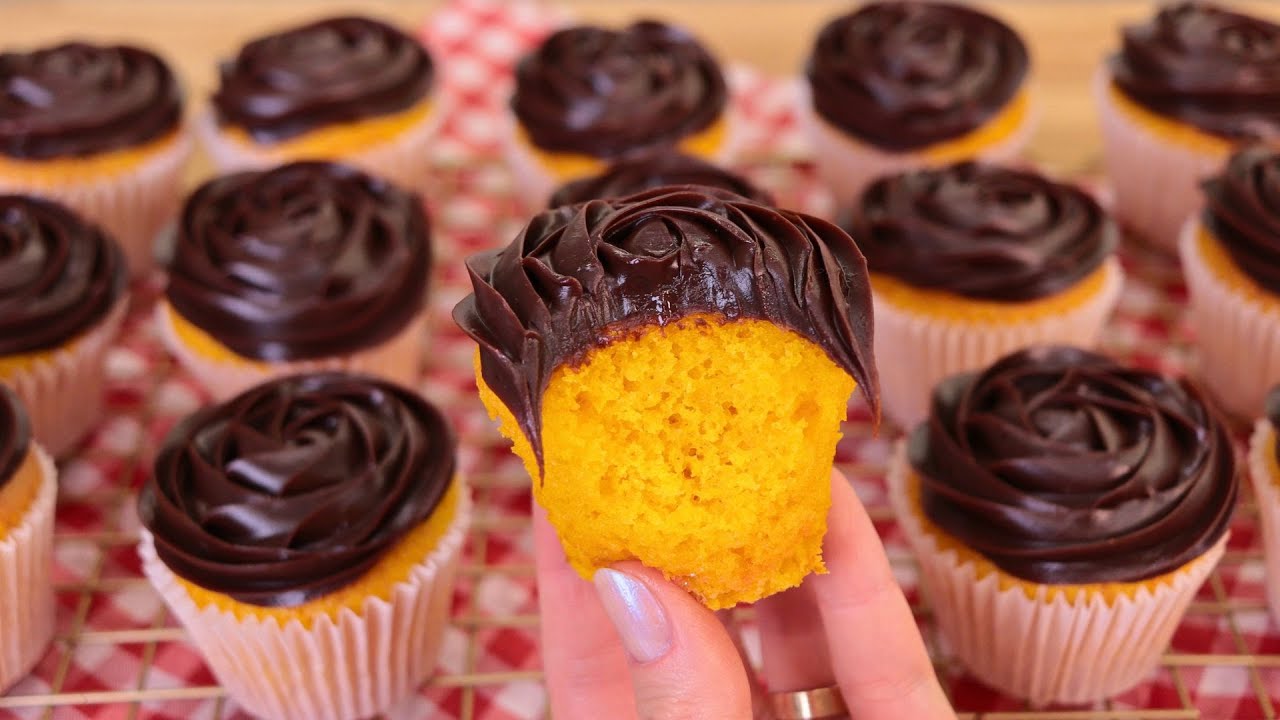 CUPCAKE DE CENOURA COM BRIGADEIRO SUPER FÁCIL E FOFINHO | CUPCAKE DE CENOURA COM CHOCOLATE