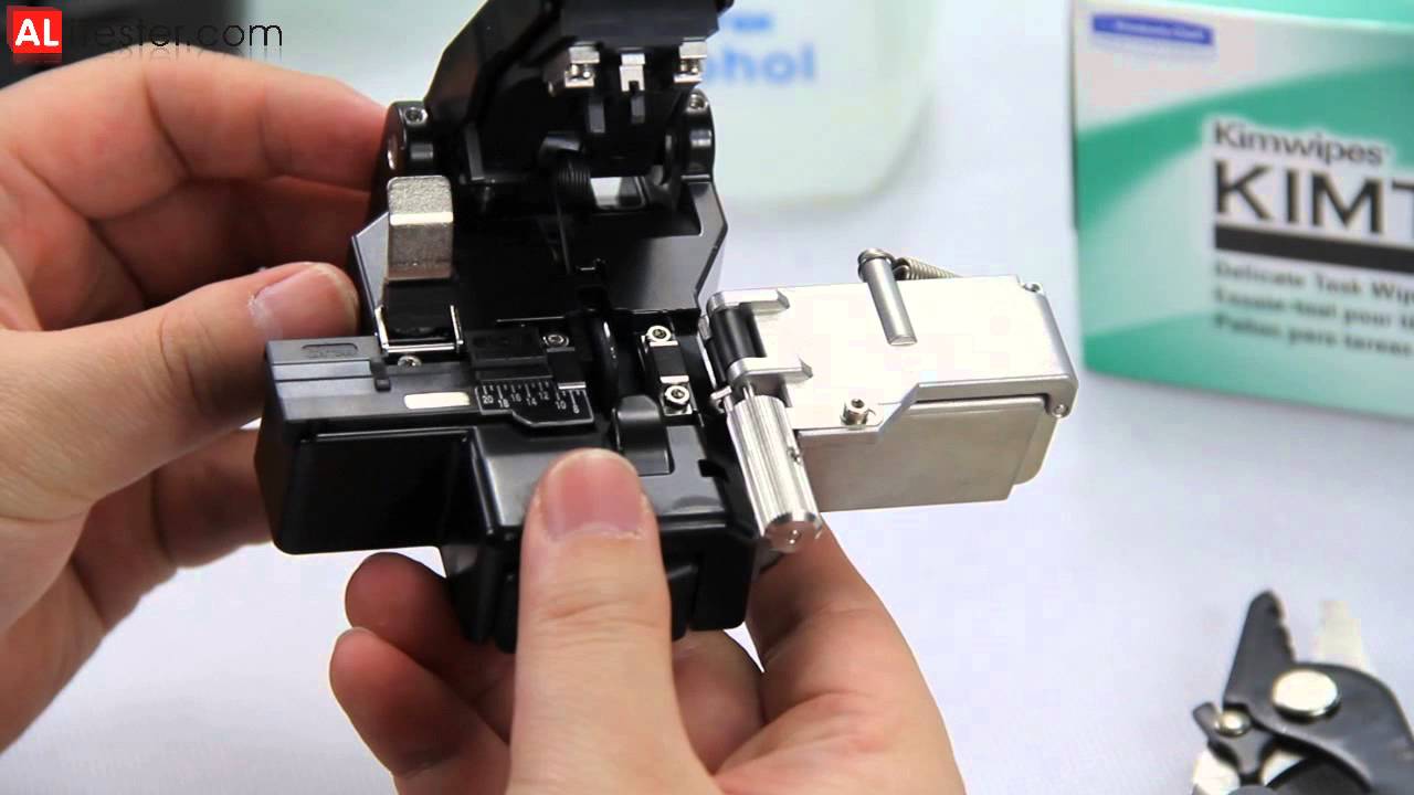 How to use FUJIKURA CT-05/CT-06 Fiber Cleaver to Cleave the Fiber Optic Cable