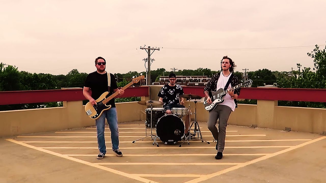 Moon Pigeons - New Vibration (Official Music Video)