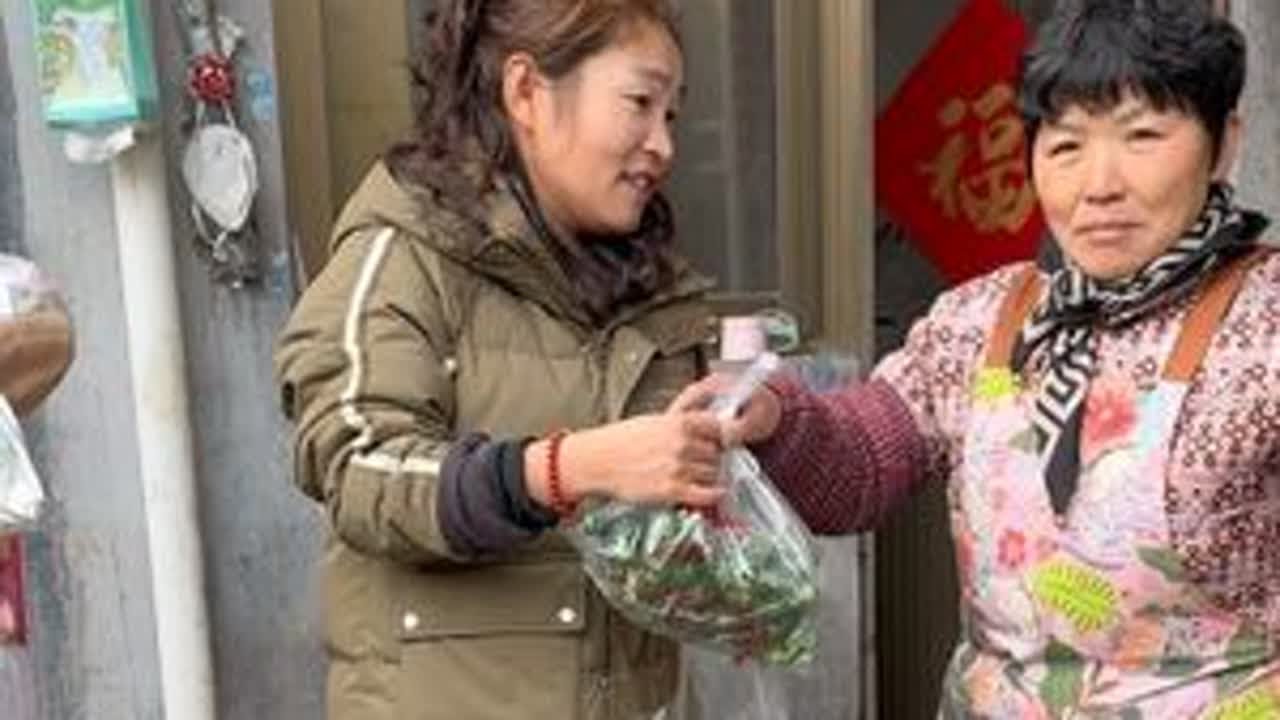 一个好的大家庭氛围是需要每个人参与进来的，好家风不是天生的，是全家人一起用行动