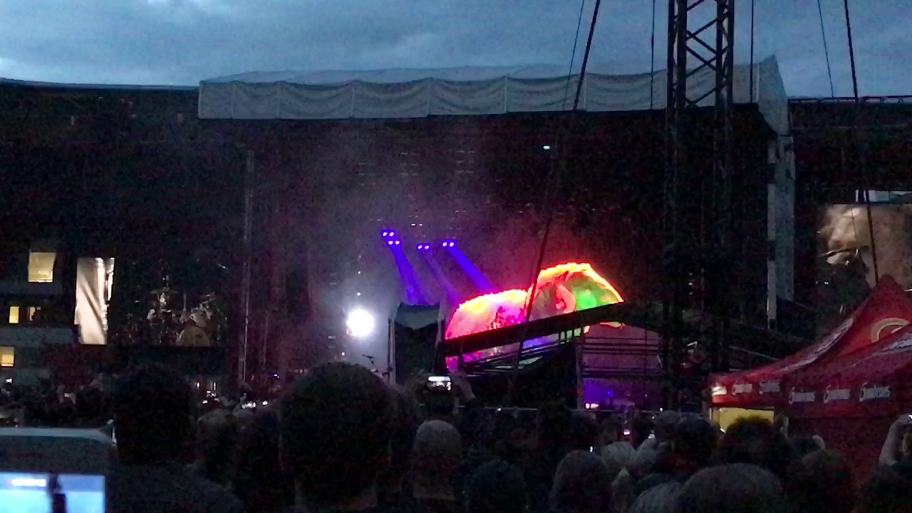 Depeche Mode - Enjoy the silence - live Praha