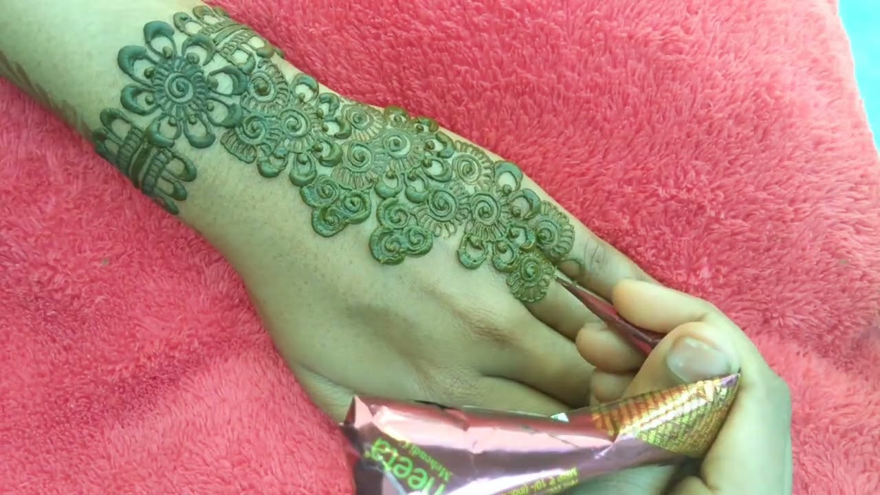 Back hand full mehndi design 👆👆