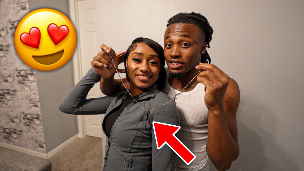 I SUPRISED HER WITH A NECKLACE FOR HER BIRTHDAY!