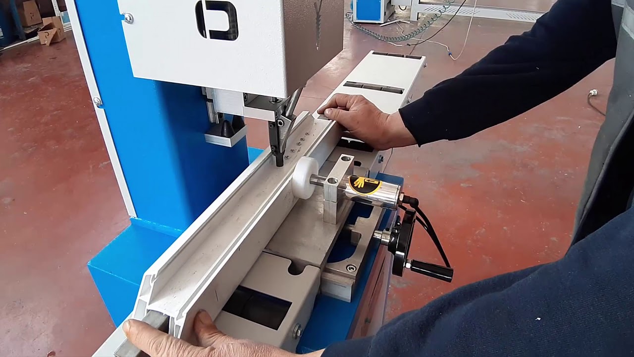 SV-520 AUTOMATIC VERTICAL SCREWING MACHINE