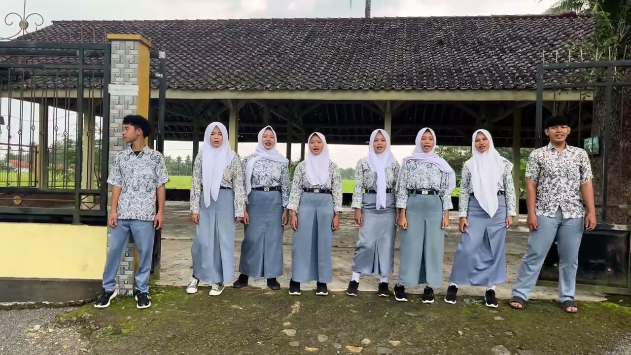 Musikalisasi Puisi ( Sajak Matahari - W.S Rendra ) || kelompok 1