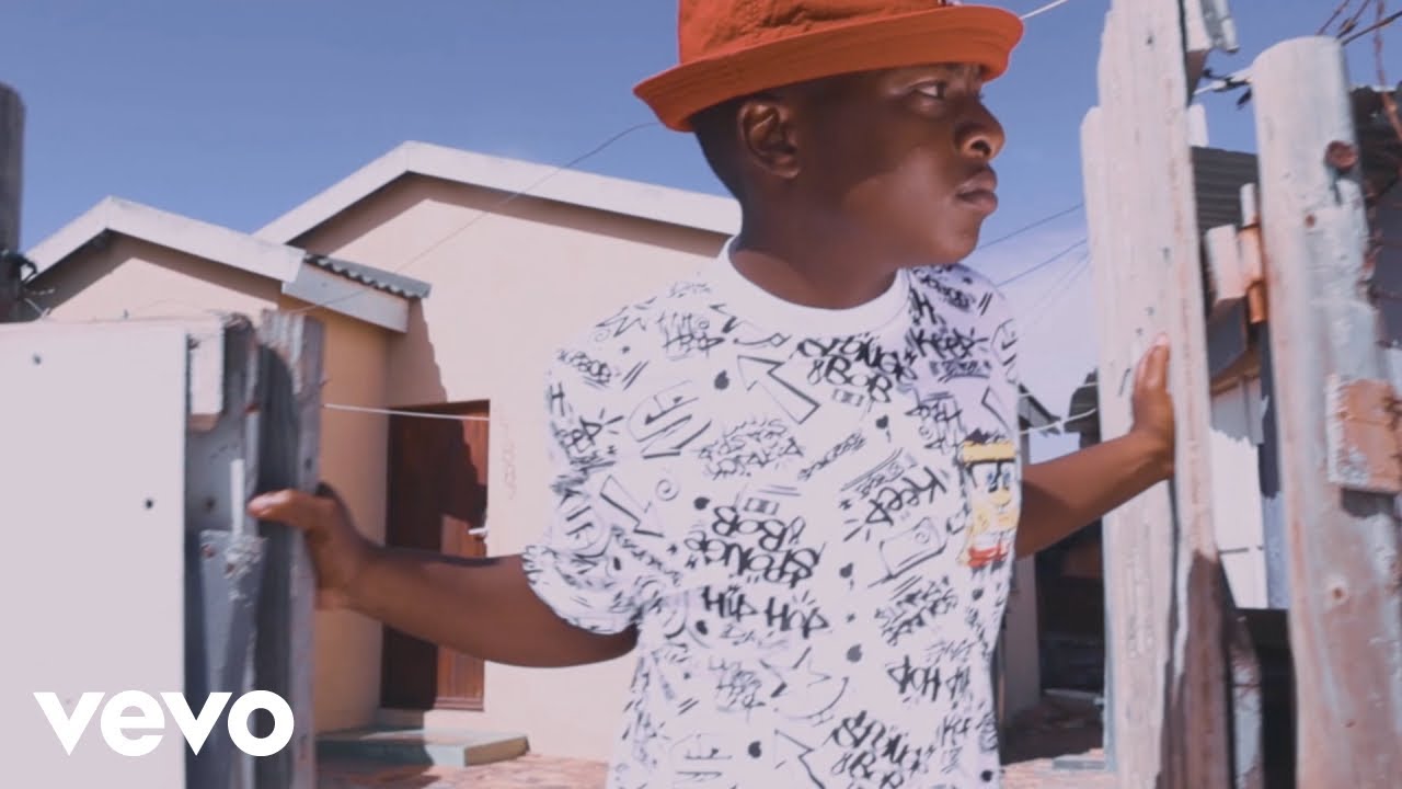 Polly T - Holla Bafethu (Official Video)