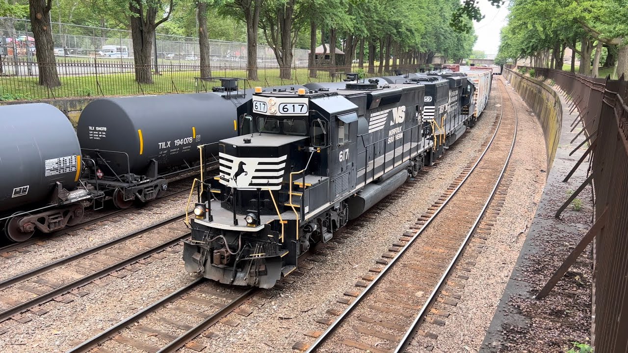NS Trains In The Trench! Pittsburgh&rsquo;s North Side