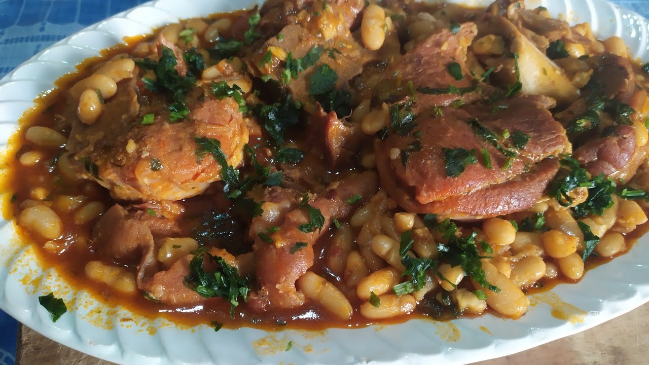 JOELHO DE PORCO COM FEIJÃO BRANCO  #DILTUDO #DILLICÍAS #RECEITAS