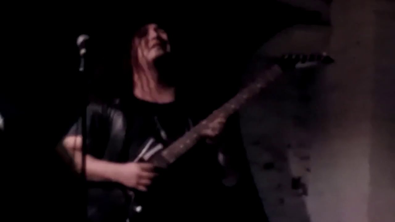 PERSEGUIDOR - CONSUMO MATERIAL (V&Iacute;DEO CLIP) #speedmetal #perseguidor