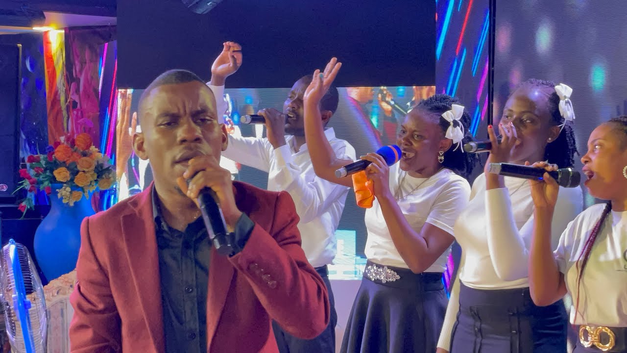 PR :STEVEN MUGAAGA PRAISE AND WORSHIP IN ABUDHABI ❤️❤️🌎🇦🇪🇦🇪UAE CHRISTIAN FELLOWSHIP JOIN US