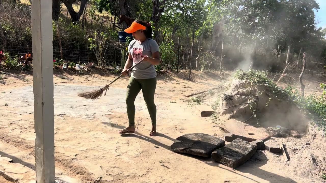 HOJE FOI O DIA DAIANE VARRER TERREIRO OLHA SÓ 