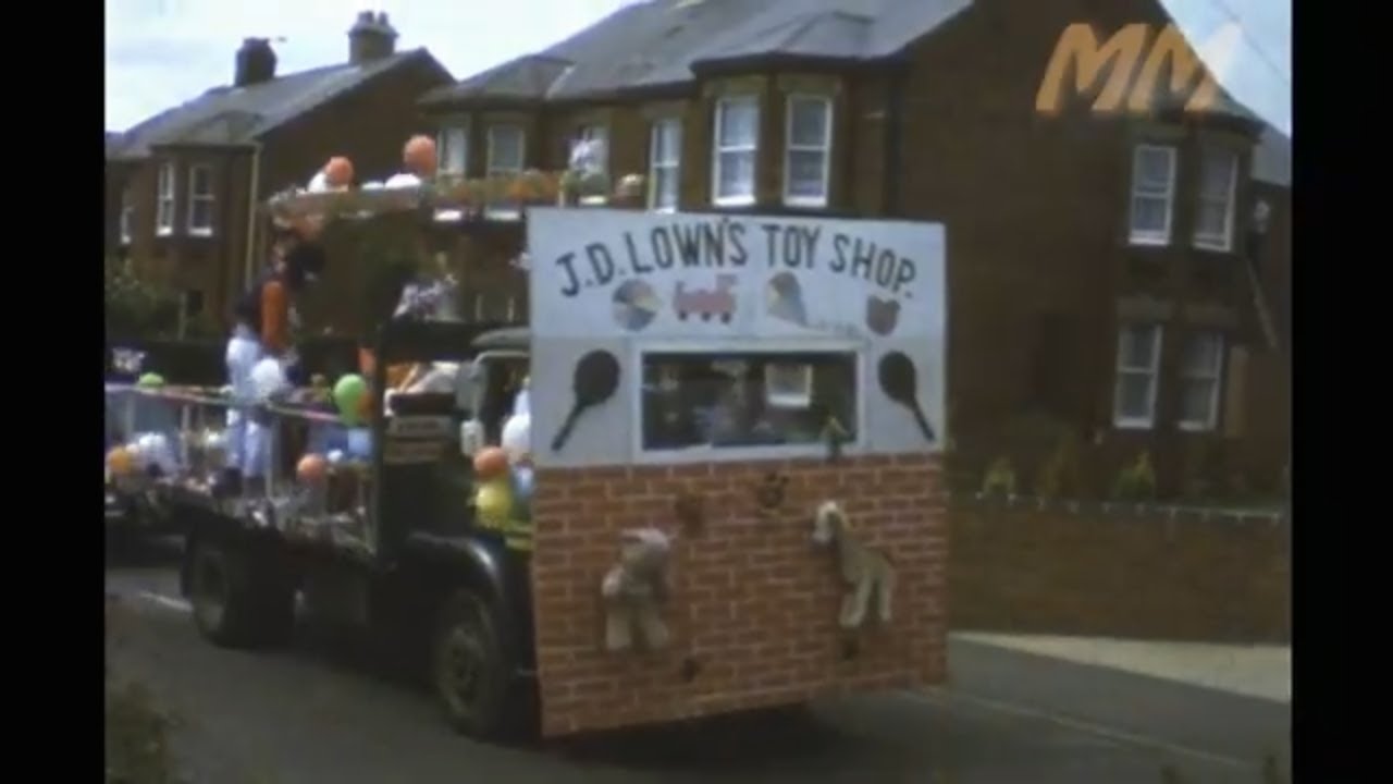 Martham Norfolk Carnival 1981 old cine film 436