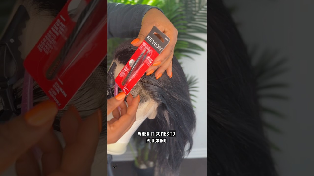 🔥How to pluck your lace front wig tutorial for beginners #lacewigs #shorts #wiginfluencer #plucking