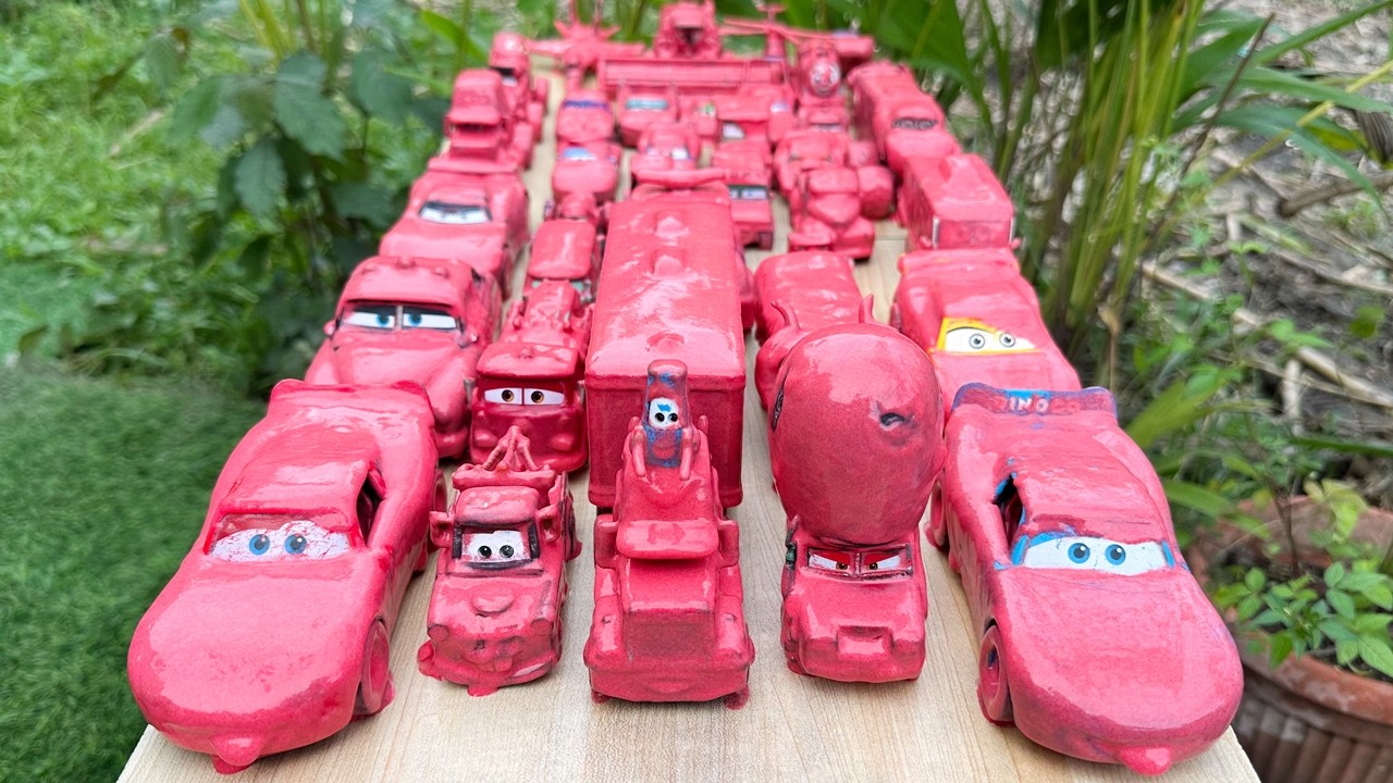 Clean up muddy minicars & disney pixar car convoys! Play in the garden