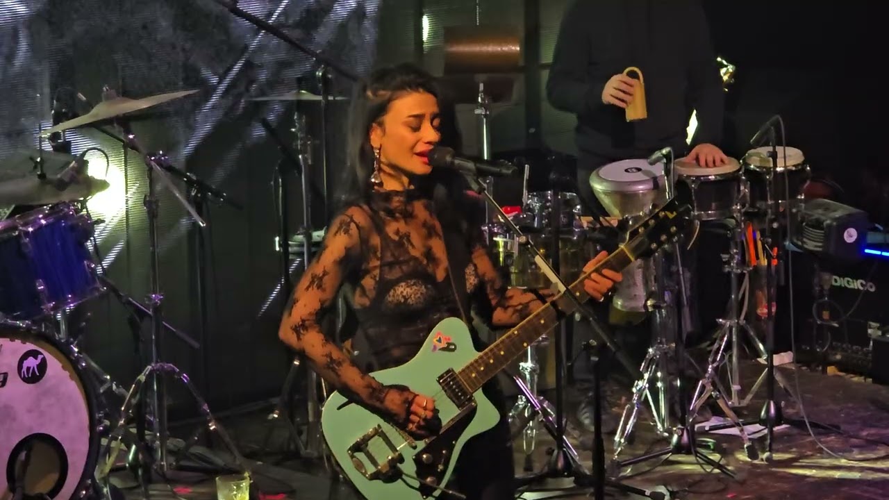 Ninet tayeb -rock bottom