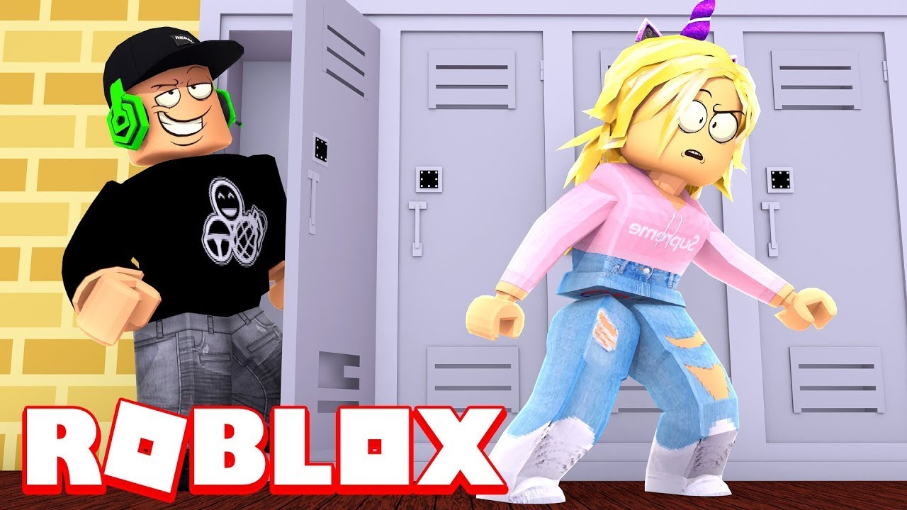 Hide and Seek inside a School in Roblox!! (Hide and Seek Ultimate)
