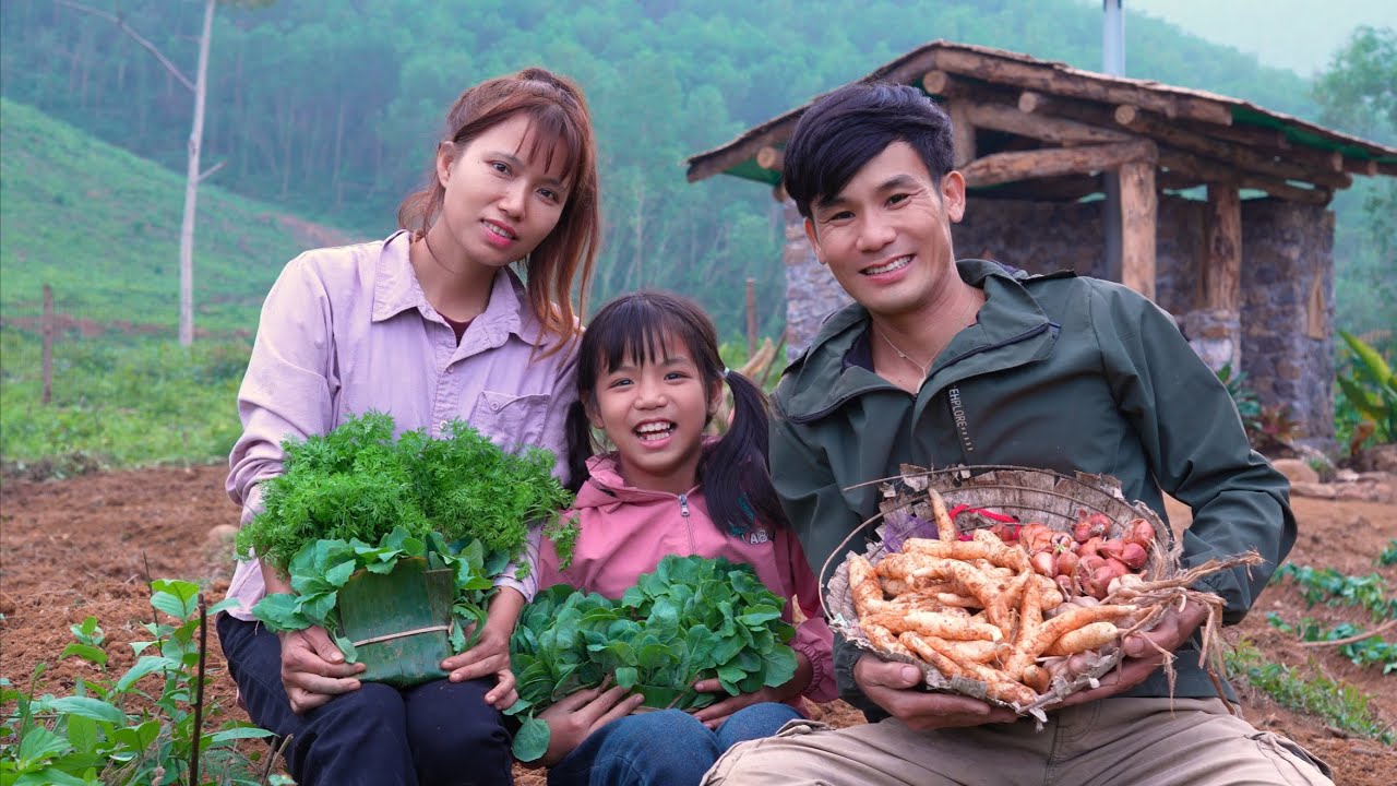 Small Family Lived Foot Mountain: They Gardening | Grow Variety Vegetable, Tubers To Self-Sustaining