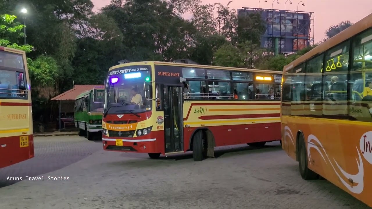 Ksrtc-Swift Buses at Vyttila Mobility Hub.Swift Prakash Super Fast Buses.Swift Garuda AC Seater