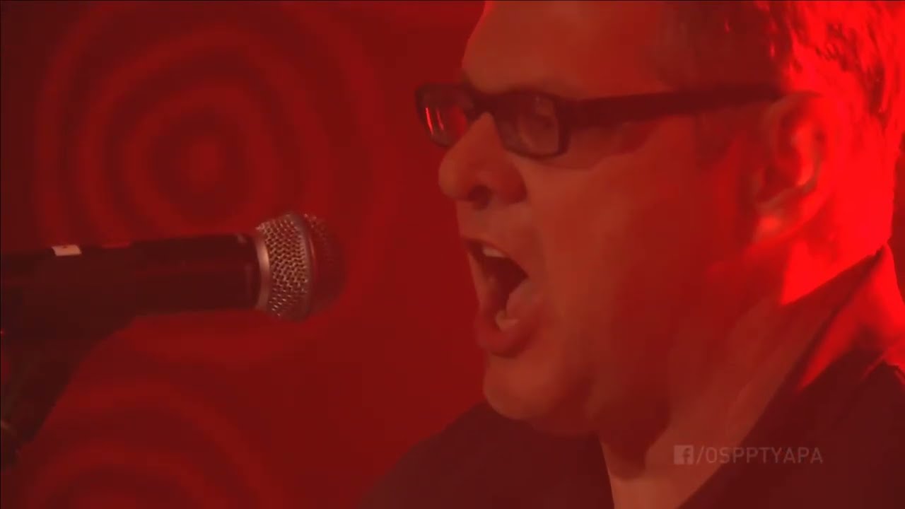 Mariusz Lubomski - Impreza w klubie harcerza @ YAPA 2015