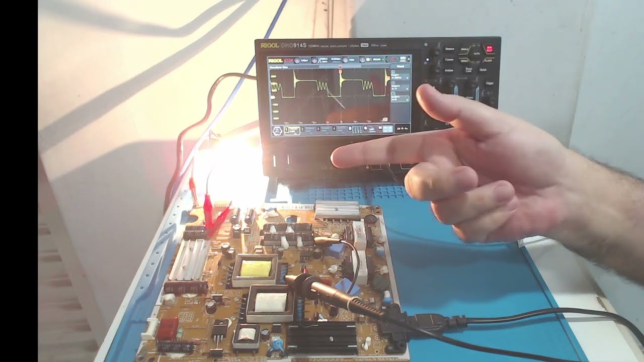 899 - Frequência e Ciclo Ativo na Fonte Flyback