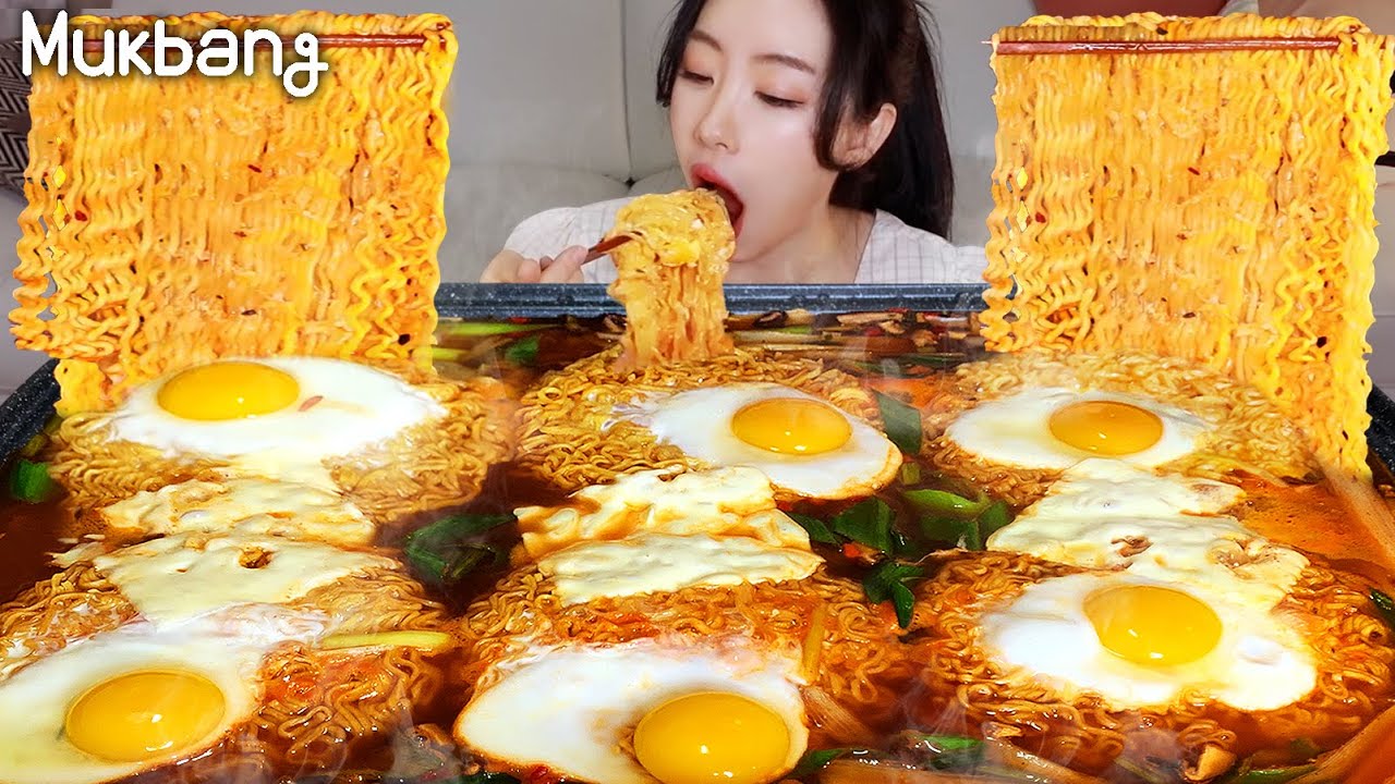 Mukbang)) Поедая острый mì в полночь, Рамен ASMR mokbang шоу