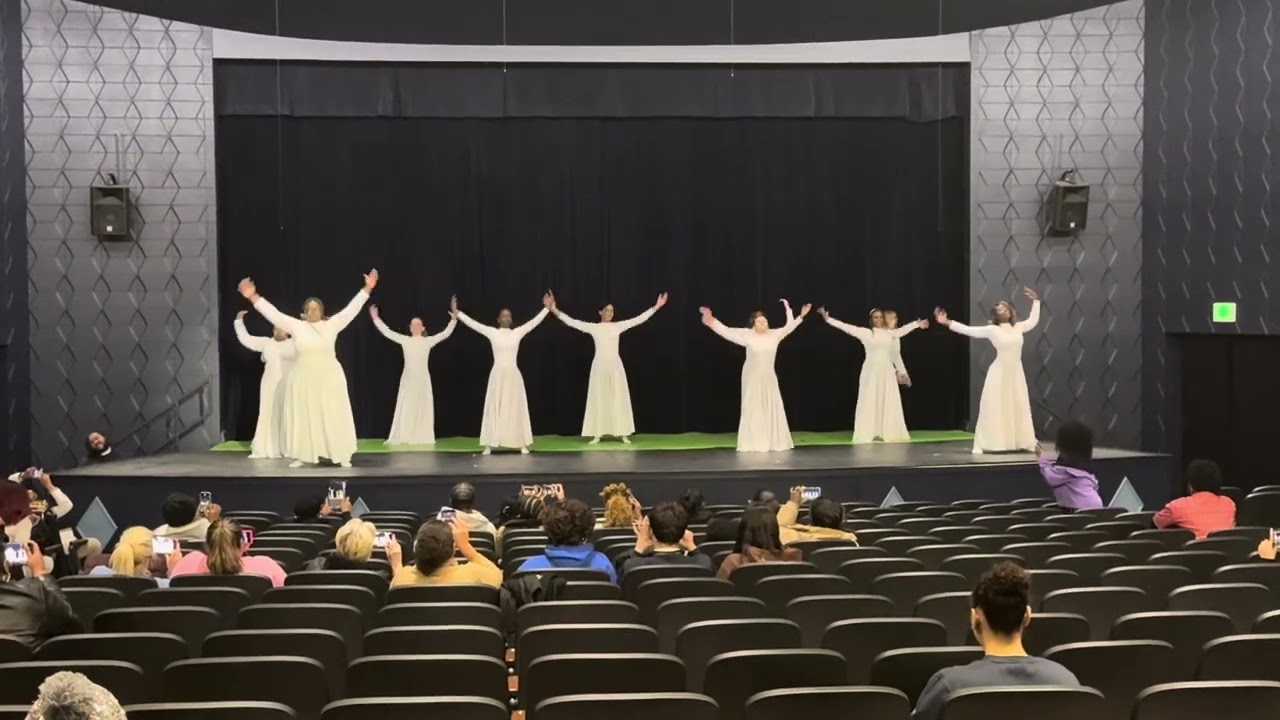 Bishop Noll dance team- He Wants it all by forever jones (We don’t own any right to this music) 