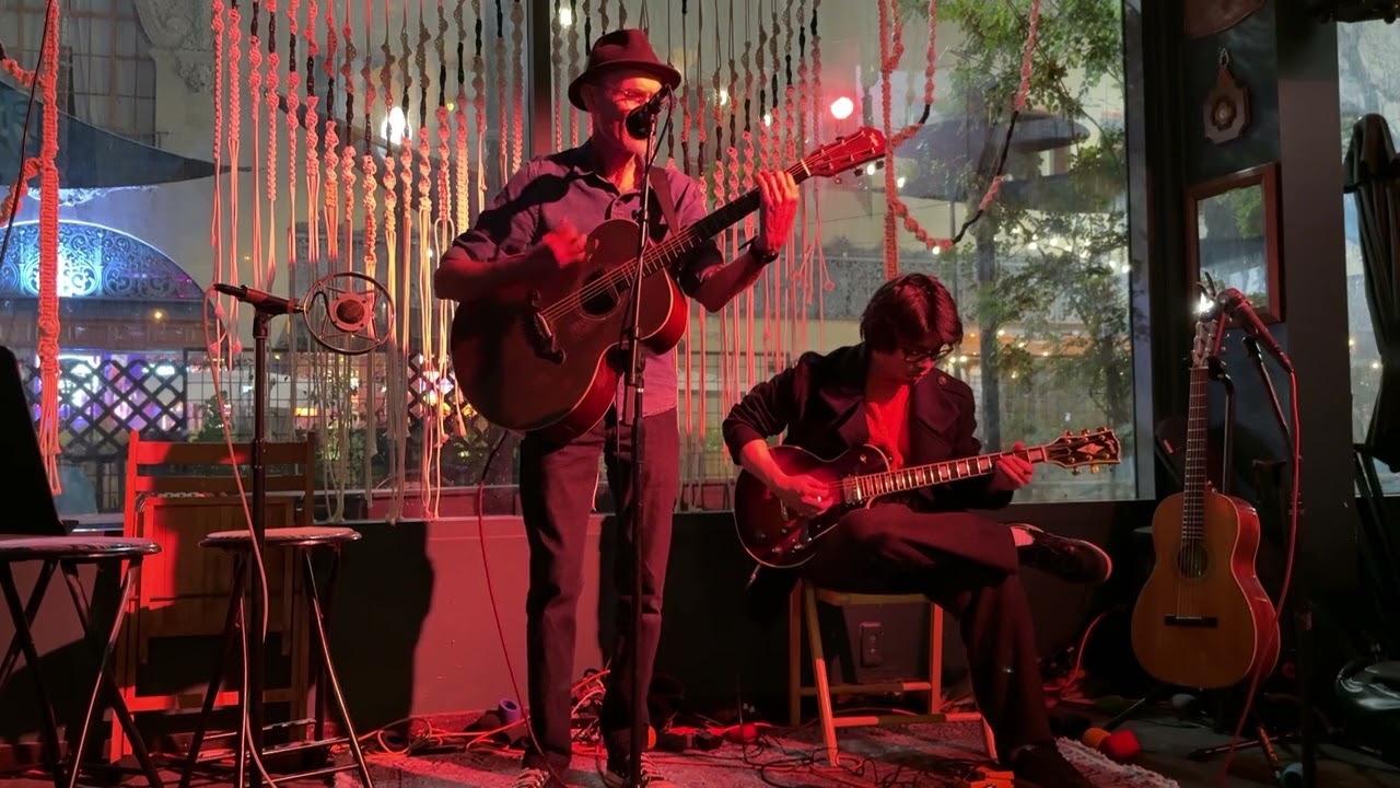 Pink Moon (Nick Drake cover)--Rod Harrison & Don at The Den Cafe open mic, Santa Ana CA