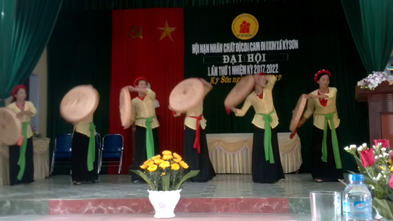 Múa Gửi về quan họ - CLB Phụ nữ thôn Phương Quất
