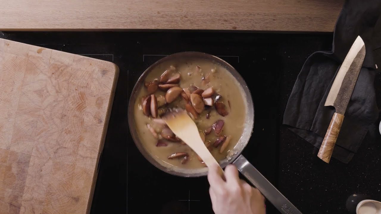 Makkarakastike | Lihakoulu | HK Sininen Lenkki&reg;