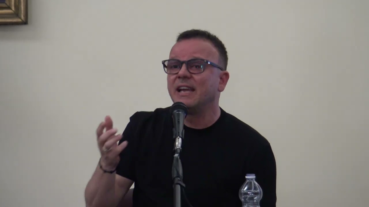 Gigi D'Alessio torna al Plebiscito per i 30 anni di carriera: perchè un evento a Napoli?