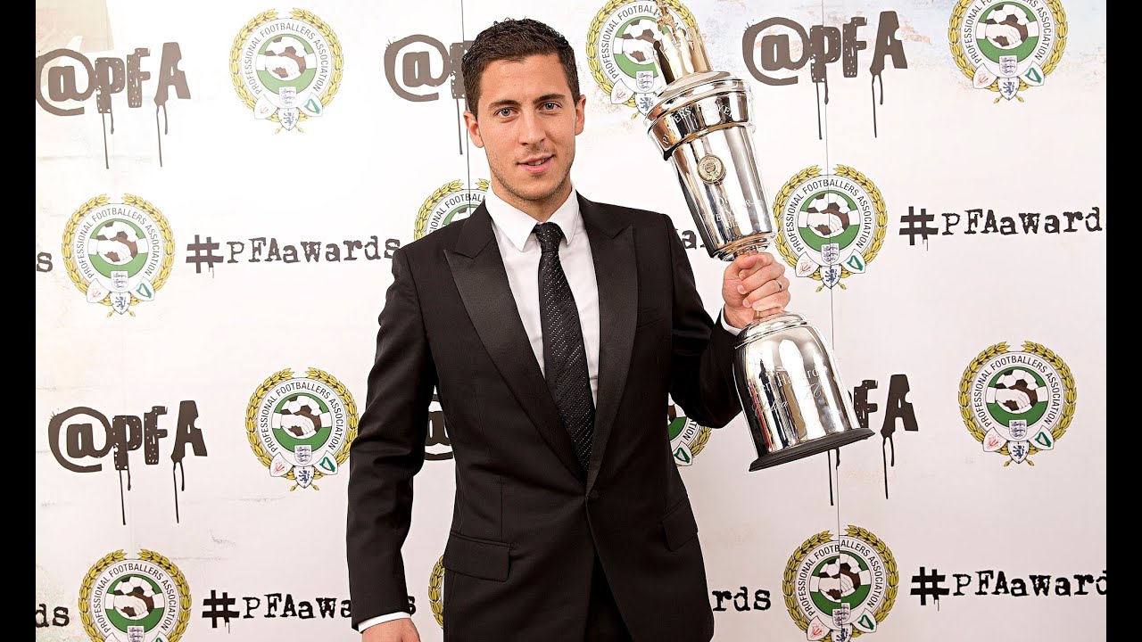 Eden Hazard Recieves PFA Player of the Year Award