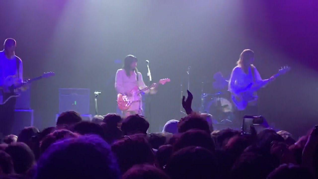 sun more often - beabadoobee @ the Fonda Theatre 11/21/21