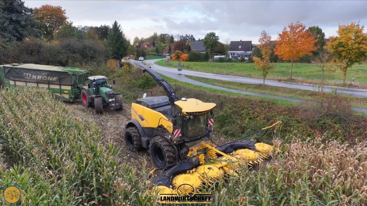 H&auml;ckseln an der Stra&szlig;e mit dem neuen NEW HOLLAND FR 920 H&auml;cksler Taugt die neue Maschine was?