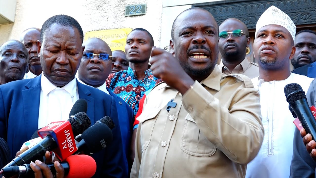 HECHE AUNGURUMA MAHAKAMANI AONGEA KWA UCHUNGU 