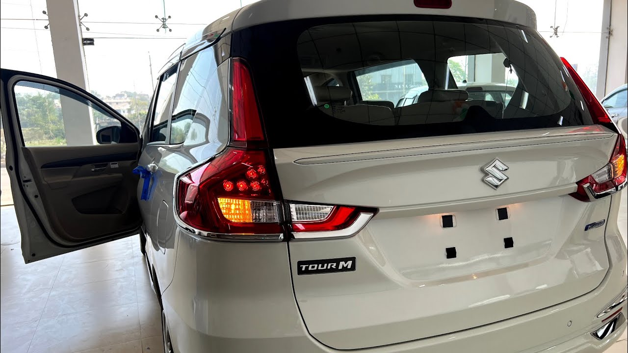 Taxi 🚕 ke lie Maruti ki New Ertiga Tour M cng/petrol me all features at 10.45Lacks value for money