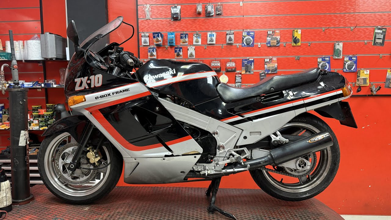 VIDEO/PRUEBA KAWASAKI ZX10 TOMCAT