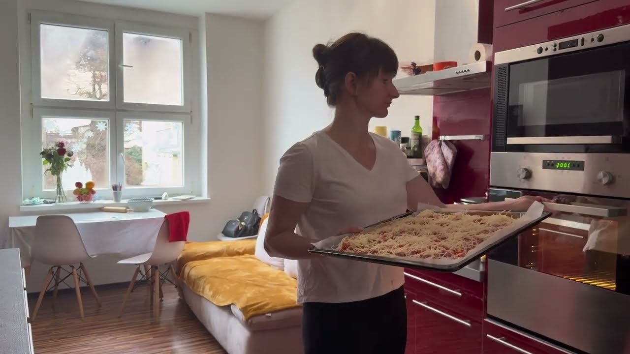 Home Traditions | Cooking Borscht & Baking Pizza