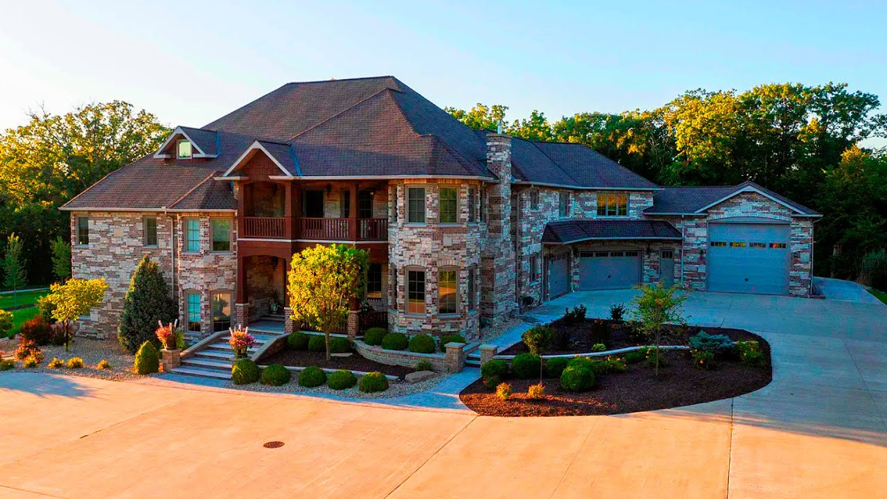 Expensive and luxurious mansion in Illinois USA worth $9,000,000.